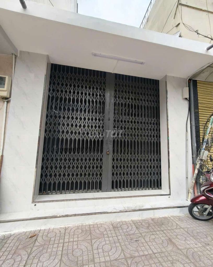 Renting Nguyễn Chí Thanh Front, 1612, 5-4 x20, 3 rice plates.
