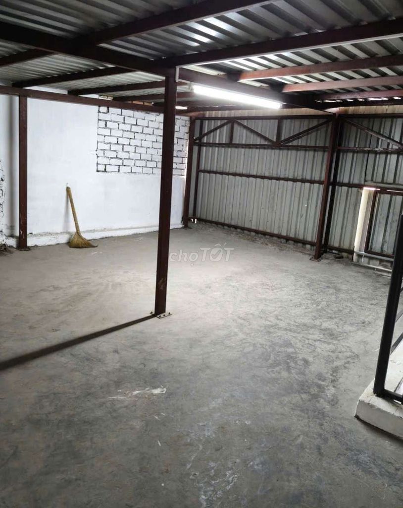 Renting Nguyễn Chí Thanh Front, 1612, 5-4 x20, 3 rice plates.