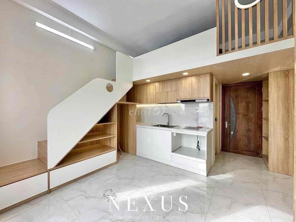 A nice apartment right here in the multi-party billionaire house.