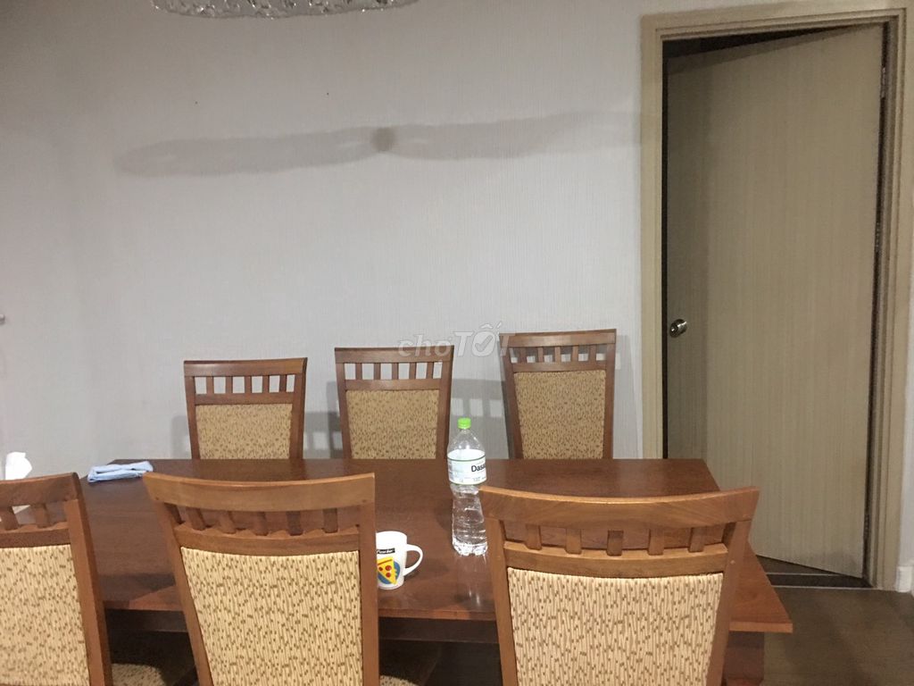 Three bedrooms central plaza (91 Phạm Văn Hai) - only 15 million a month.