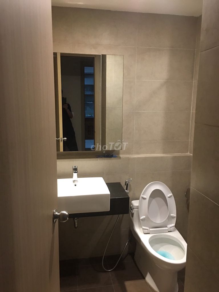 Three bedrooms central plaza (91 Phạm Văn Hai) - only 15 million a month.