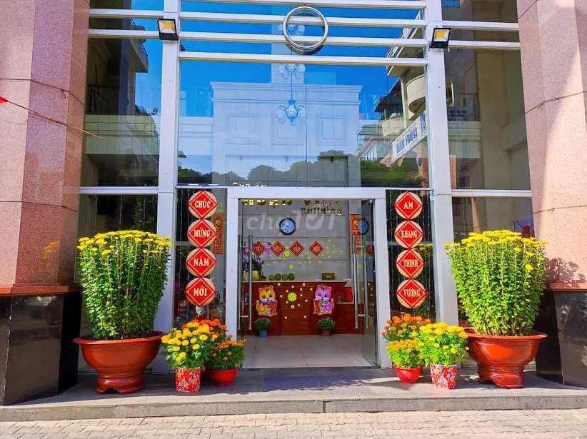 Need to rent Căn hộ Thuận Việt District 11, area: 62 meters, 2 bedrooms, Price: Ten million a month.