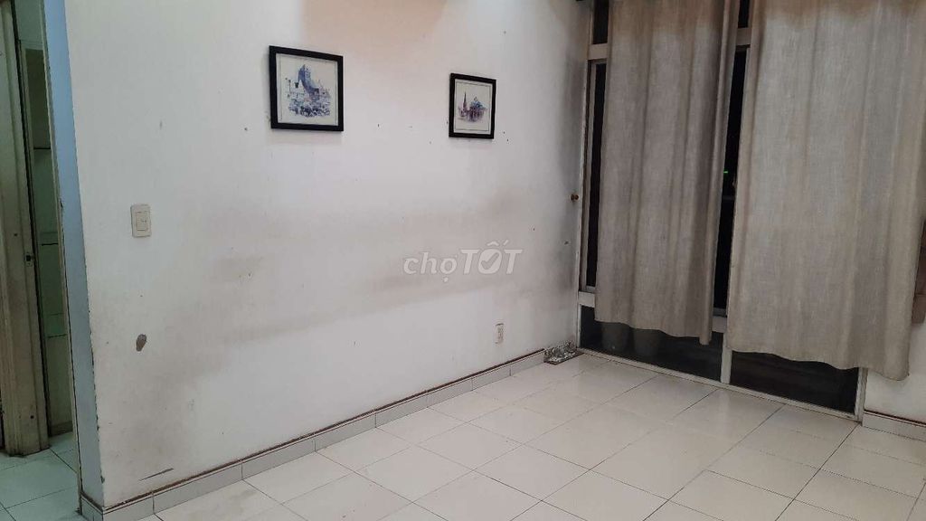 Need to rent Căn hộ Thuận Việt District 11, area: 62 meters, 2 bedrooms, Price: Ten million a month.