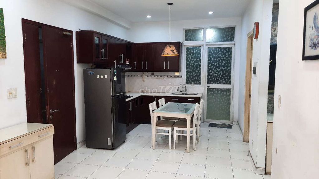 Need to rent Căn hộ Thuận Việt District 11, area: 62 meters, 2 bedrooms, Price: Ten million a month.