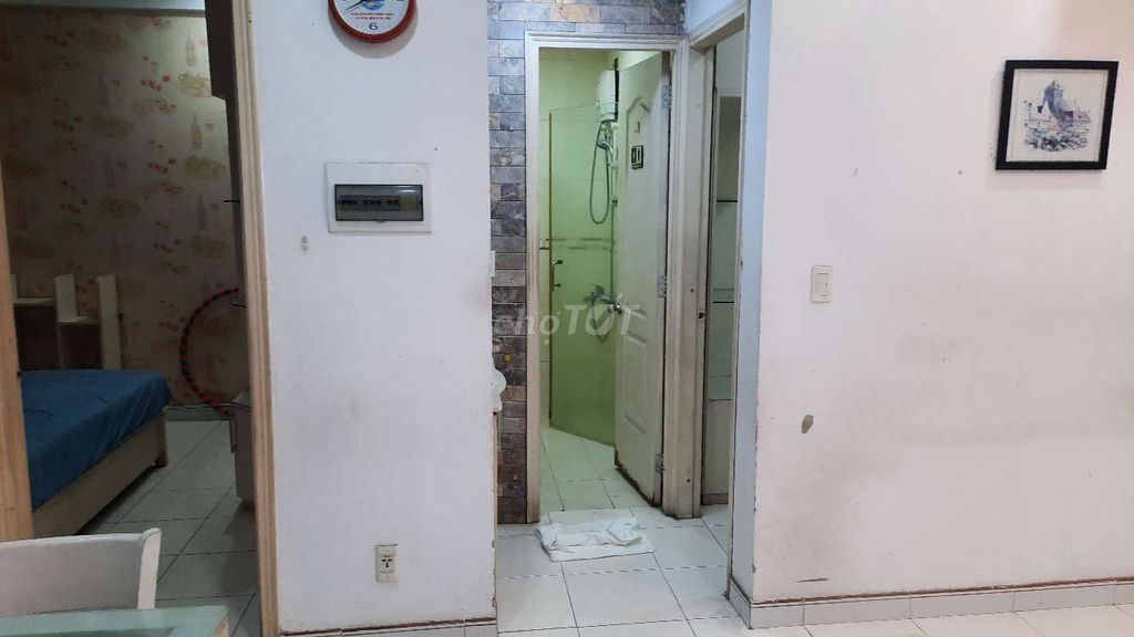Need to rent Căn hộ Thuận Việt District 11, area: 62 meters, 2 bedrooms, Price: Ten million a month.