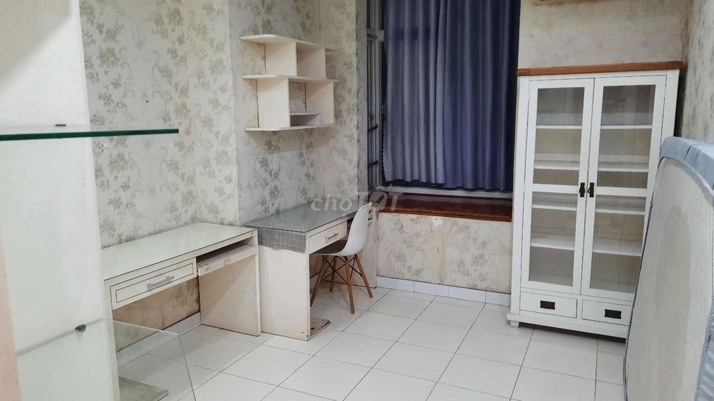 Need to rent Căn hộ Thuận Việt District 11, area: 62 meters, 2 bedrooms, Price: Ten million a month.
