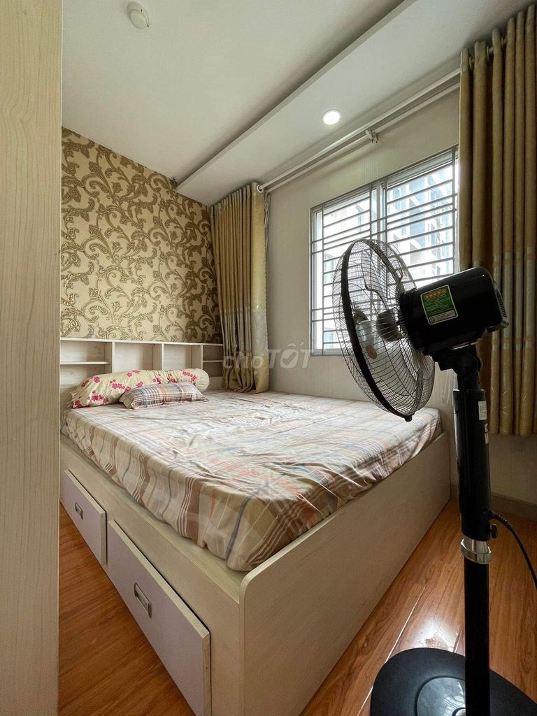 C/c Ruby Garden rents three bedrooms at 11 million a month. D/c: 0-2 Nguyễn Sỹ Sách