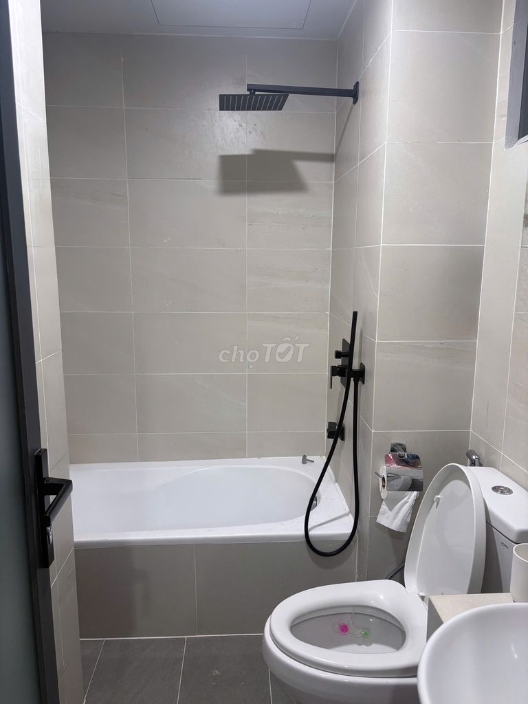 Rent a 3-room apartment 86 M2 full high-end furniture in the county of 7 Đào Trí