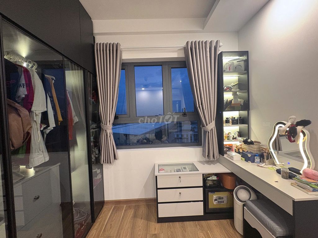 Rent a 3-room apartment 86 M2 full high-end furniture in the county of 7 Đào Trí