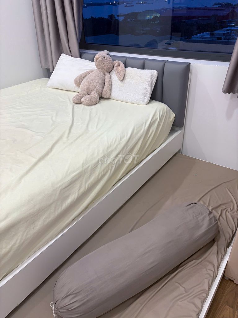 Rent a 3-room apartment 86 M2 full high-end furniture in the county of 7 Đào Trí