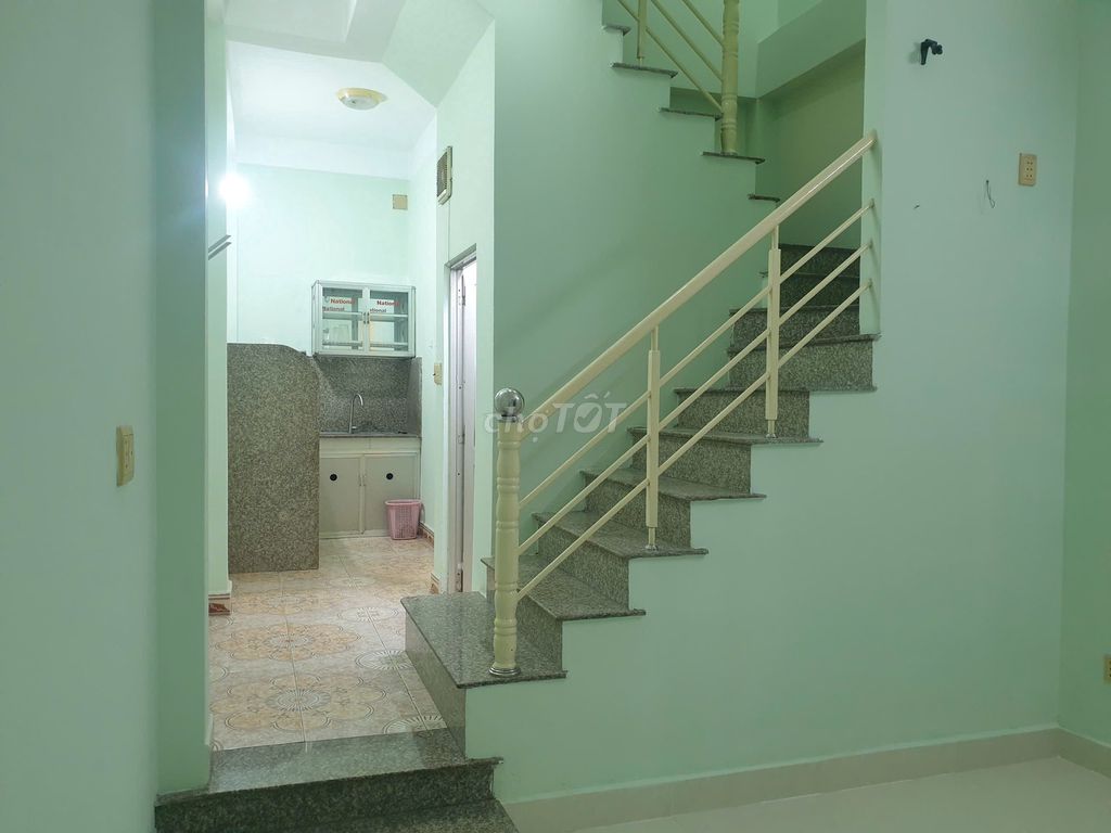 We'll rent the whole apartment. 1 st floor.