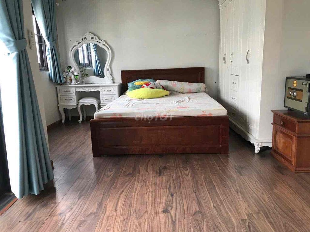 Rent a house for 54th Street 21st Street 2th floor four bedroom 4 toilets
