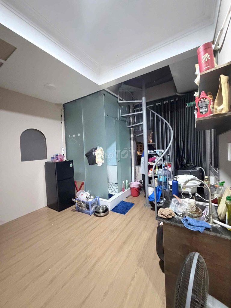 Large room, super-split balcony, park view, cash road