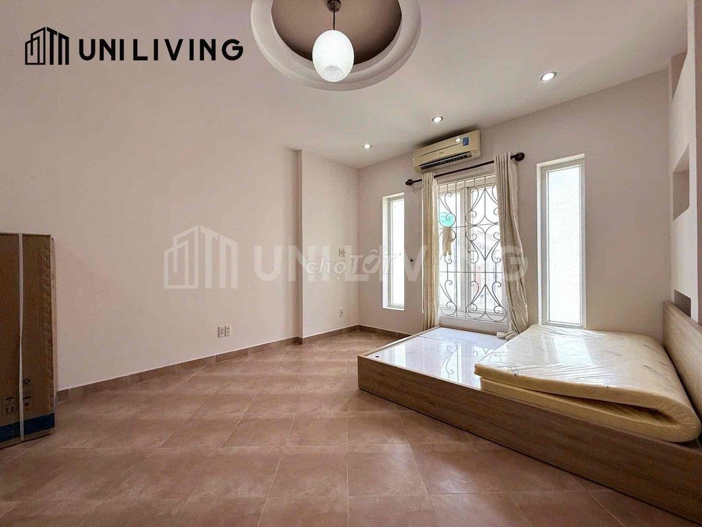 The studio apartment is located right near vlu cs3.