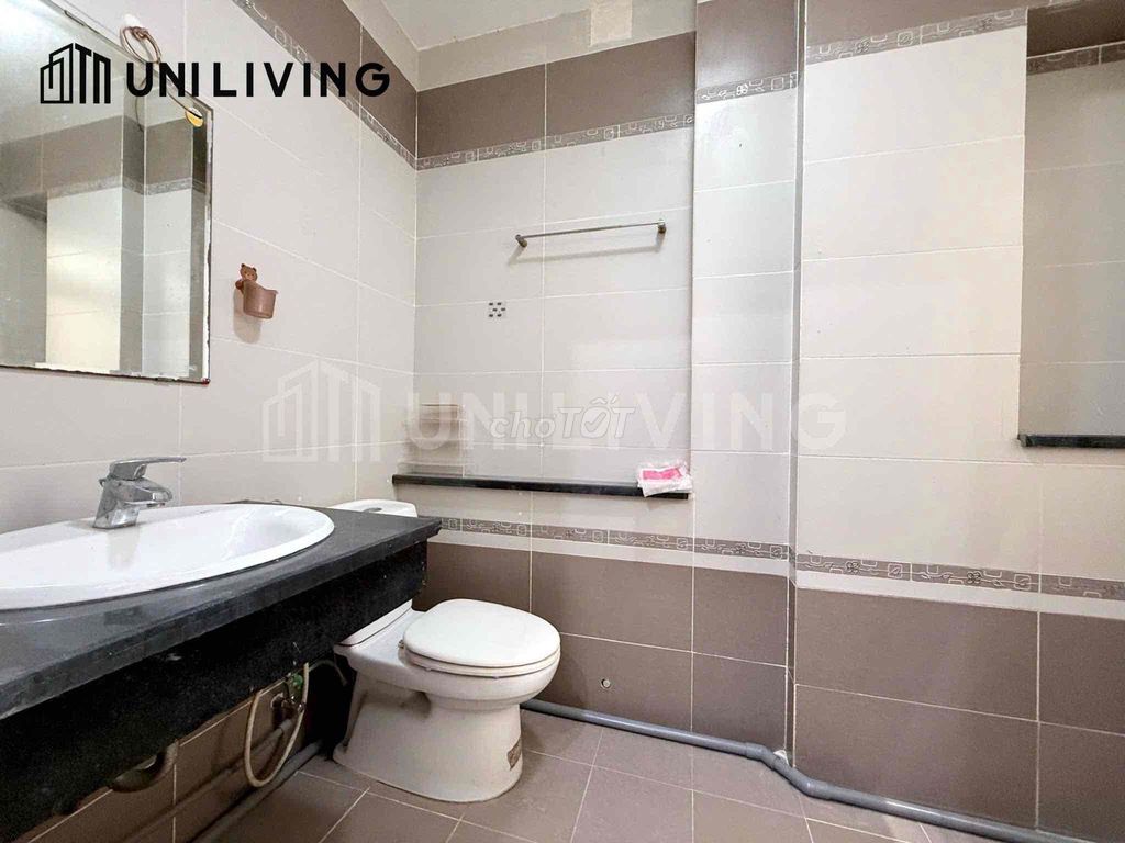 The studio apartment is located right near vlu cs3.