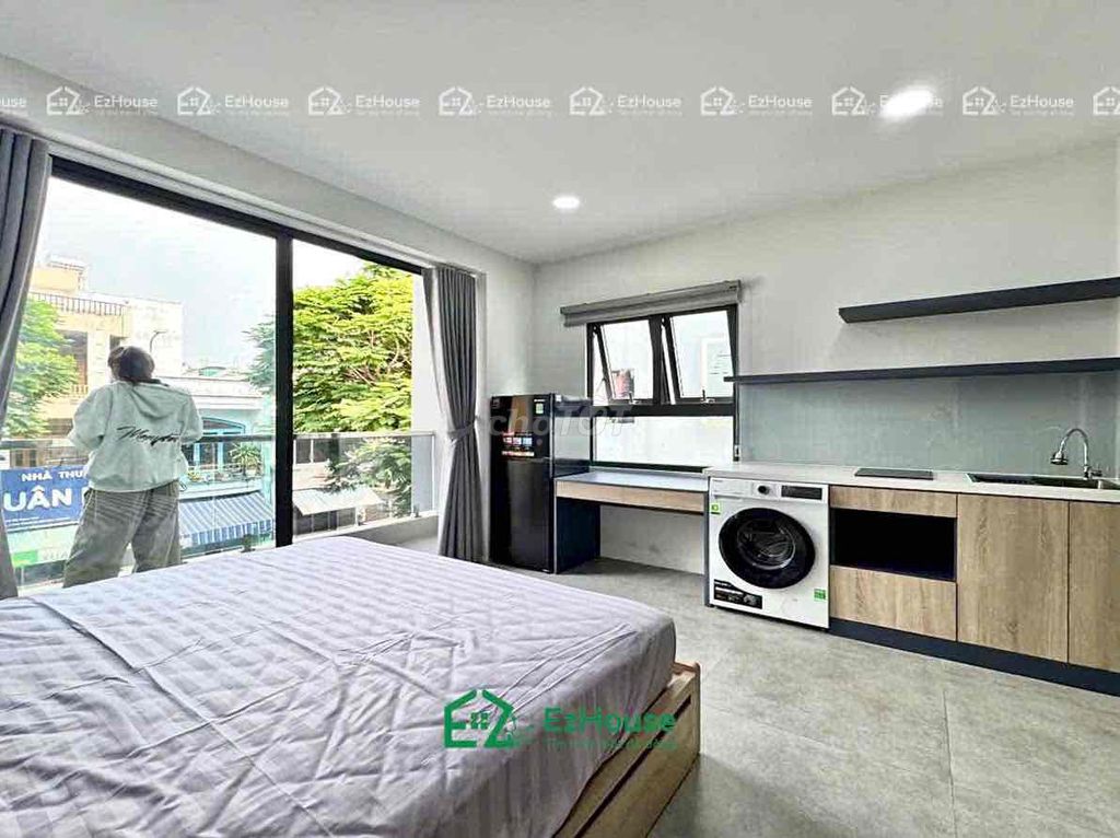 A super-split balcony studio near the new brand new home.