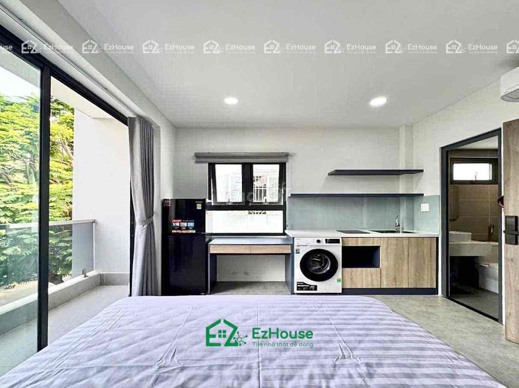 A super-split balcony studio near the new brand new home.