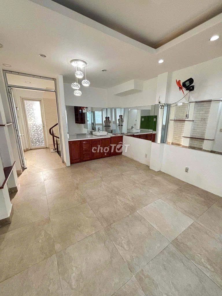 Renting an alley 338/5 An Dương Vương, District 5-- 4 bedrooms - 20 million.