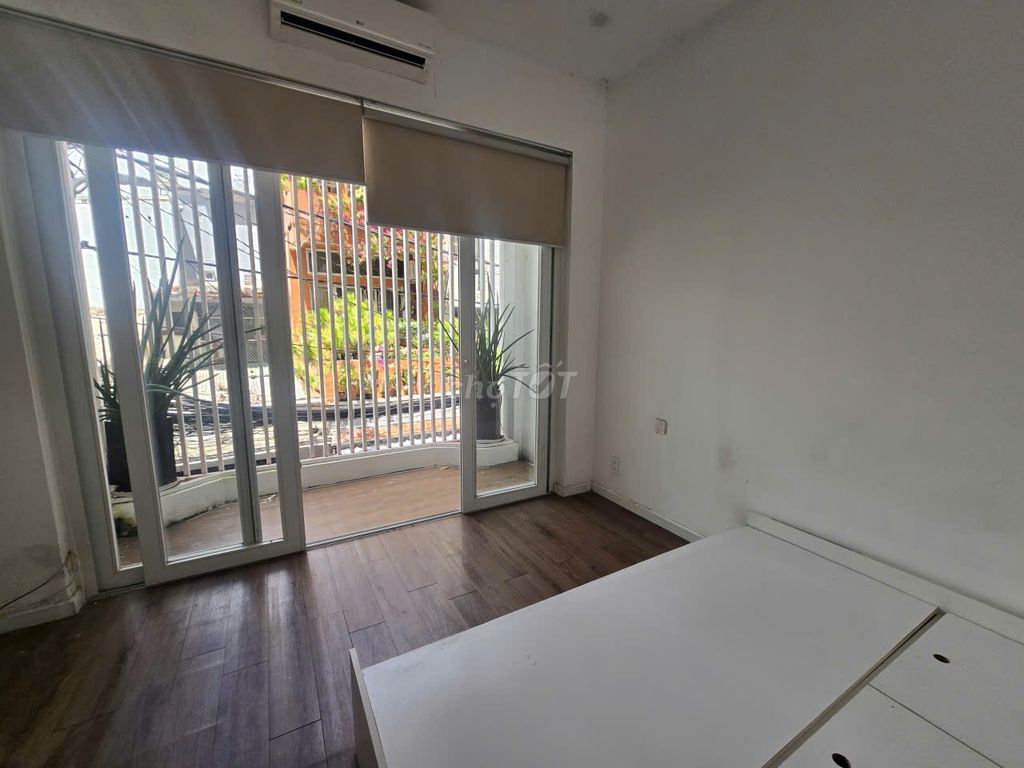 1 st floor 1-two p sleeps 2 Cô Bắc Bridges cost 15 million a month