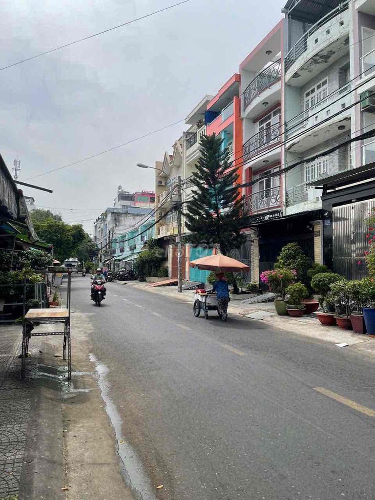 Rent the entire số 33 front of the 5 x 20 meters Lavender