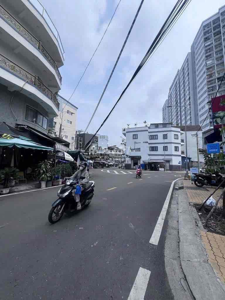 SIX Bình Trị Đông B, Bình Tân district (4 m*27 m) 108 m2, 10 bedrooms, 4 toilets, 2