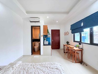 real figure - full sky window furniture right off Hoàng Sa