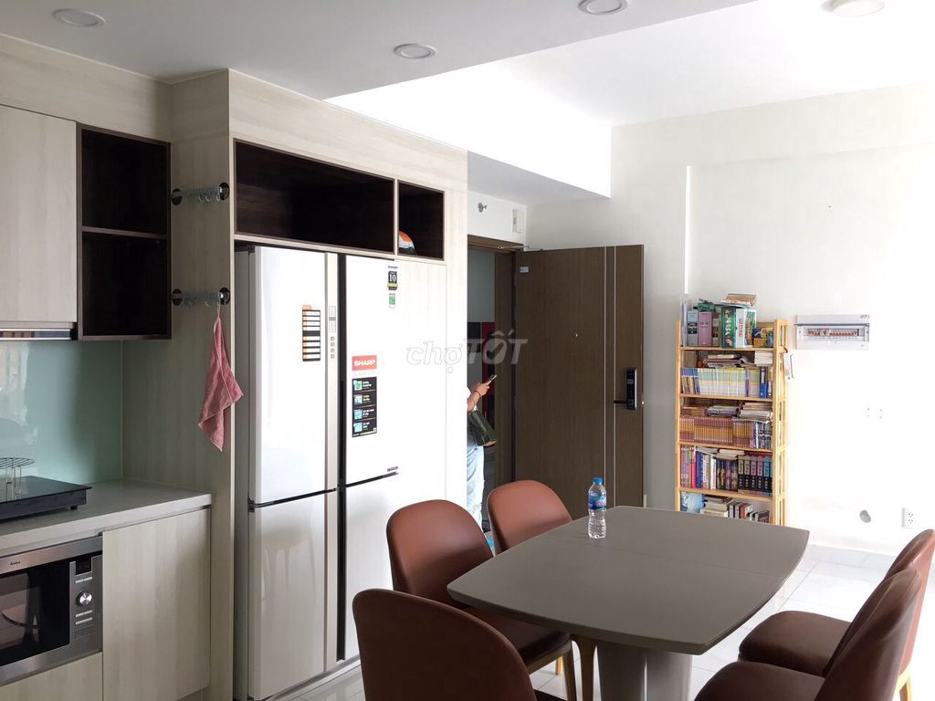 Rent a nice Safira apartment with three full-month bedrooms.