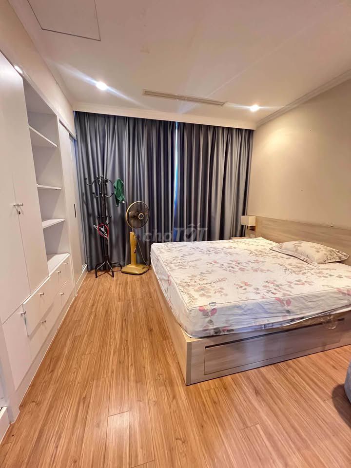 Rent C/c Republic - 3 bedrooms at 16 million a month - the house is empty, in you go!