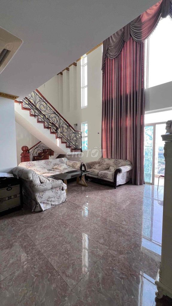 Rent an apartment New Saigon, Royal Family 3