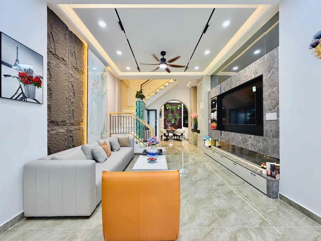 Rent 1794 16 (5 x13) Down 3 floors, 4 bedrooms, 5 full-house toilets