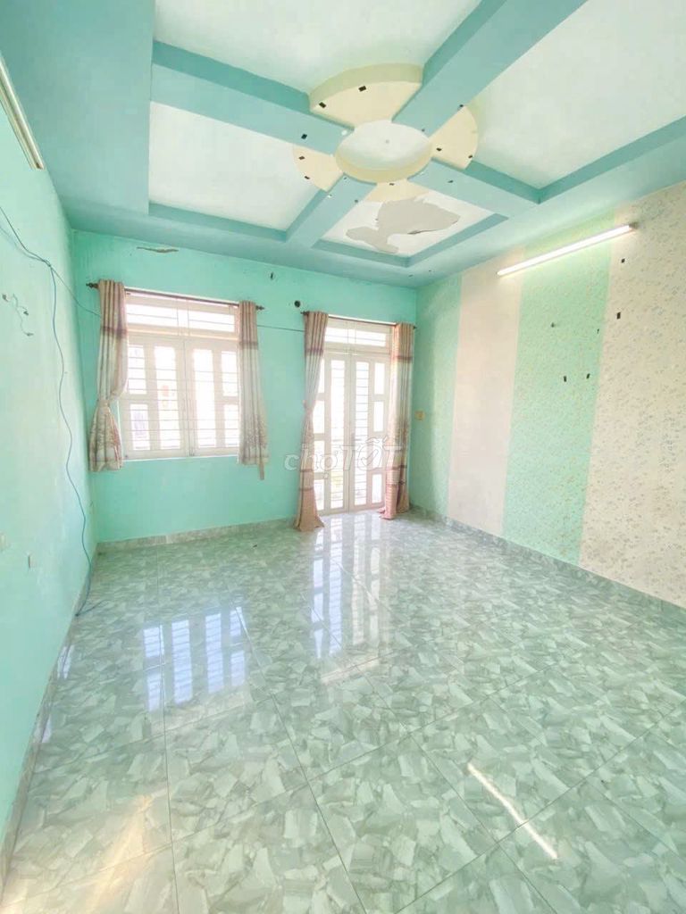 Rent the entire apartment. 5 Mq0 District 12.