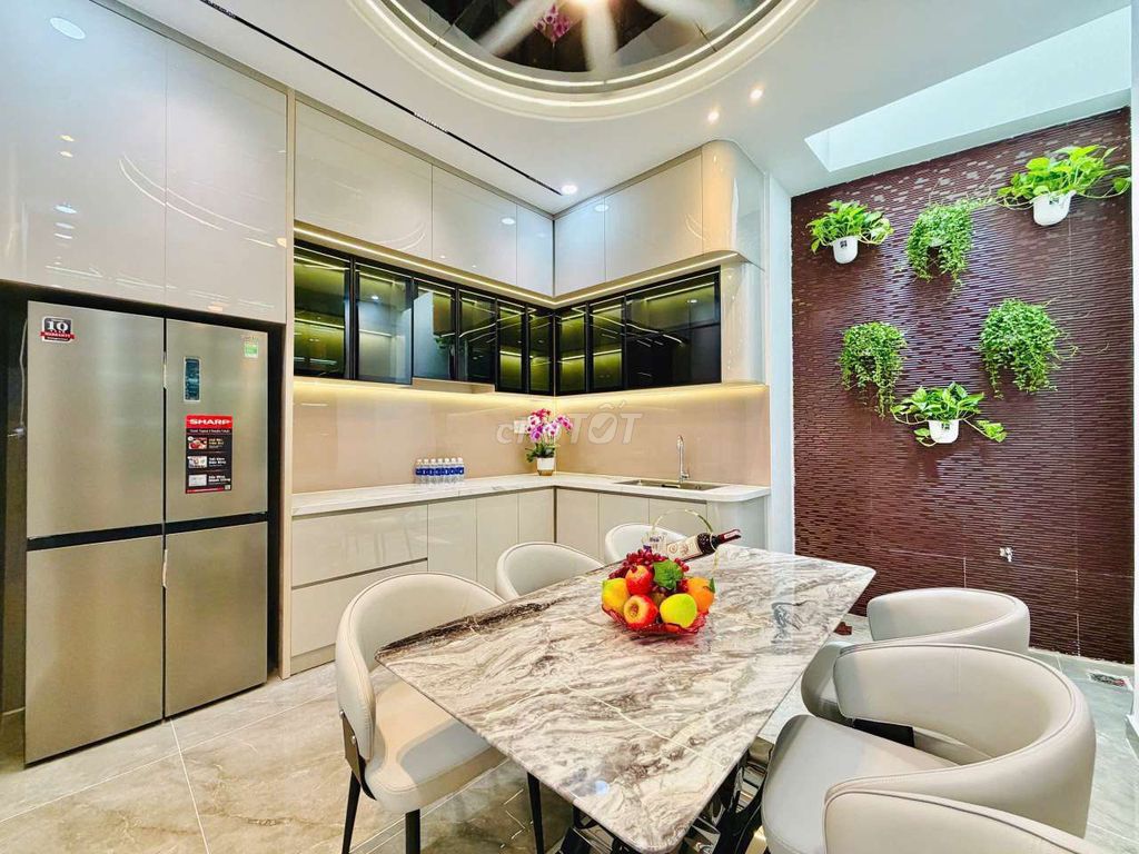 Rent a full four bedroom five toilets in 16 Gò Vấp.