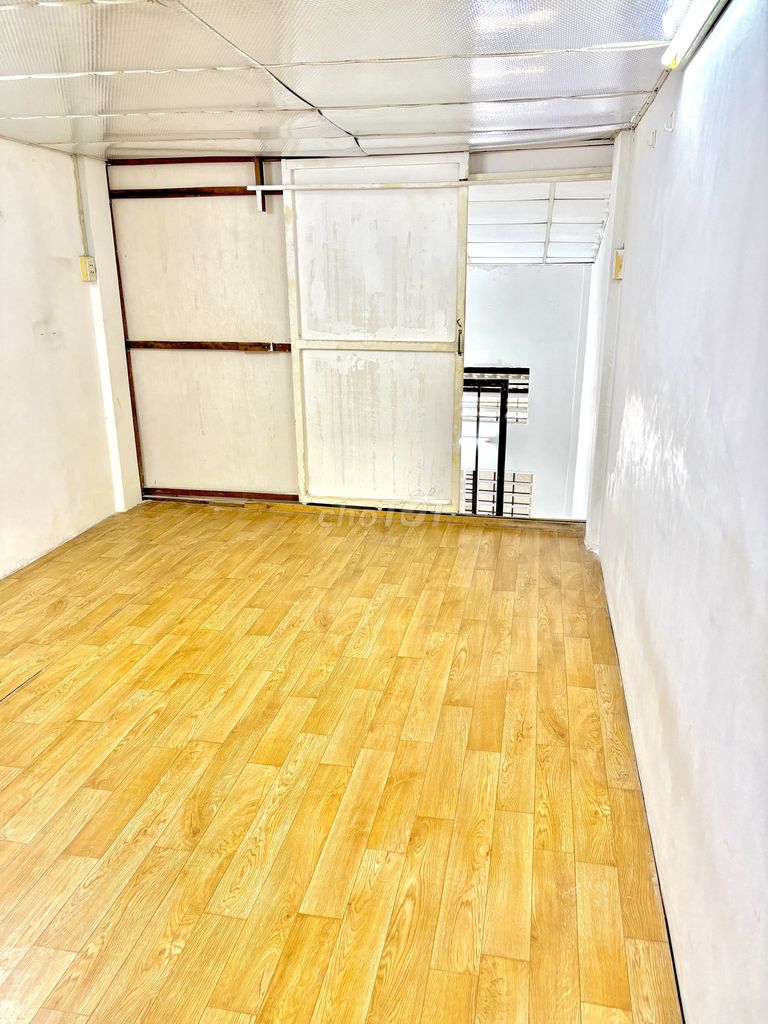 Rent a private apartment on the LJ B Dương Bá Trạc.
