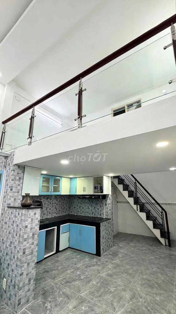 The owner rented three bedrooms. Two toilets.