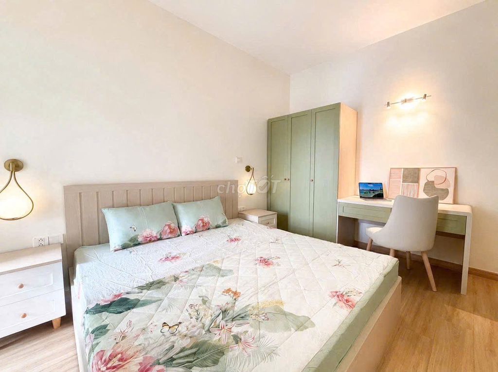 Renting Aurora's apartment two bedrooms per two. Just 9.5 million nice new homes, lovely landlord.