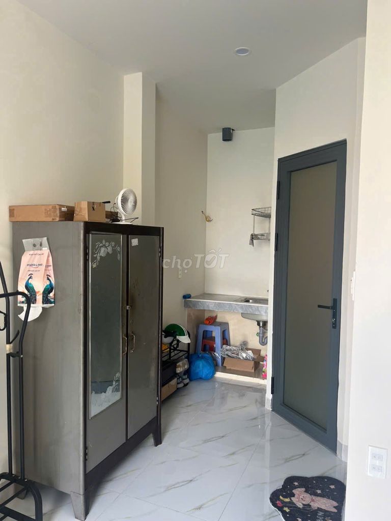Rent a new room. 79 Thống Nhất.