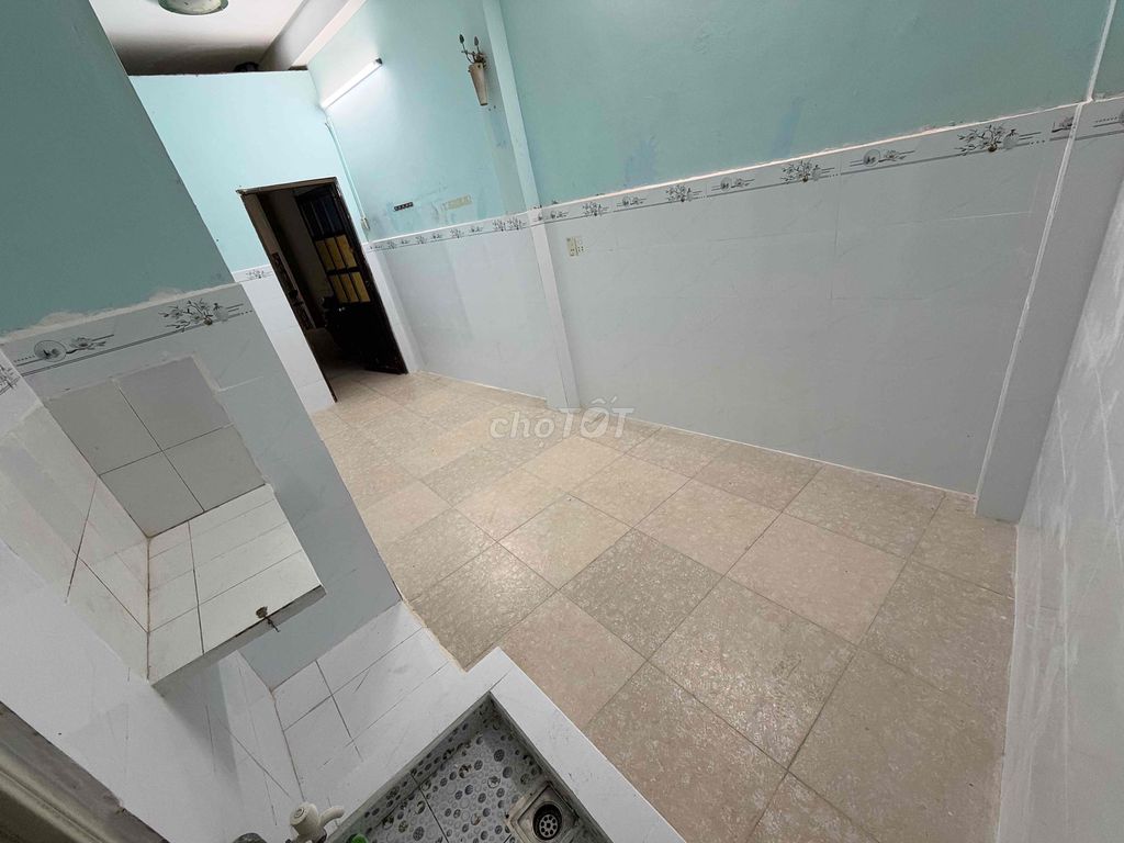 Room 25 meters 2 District 8