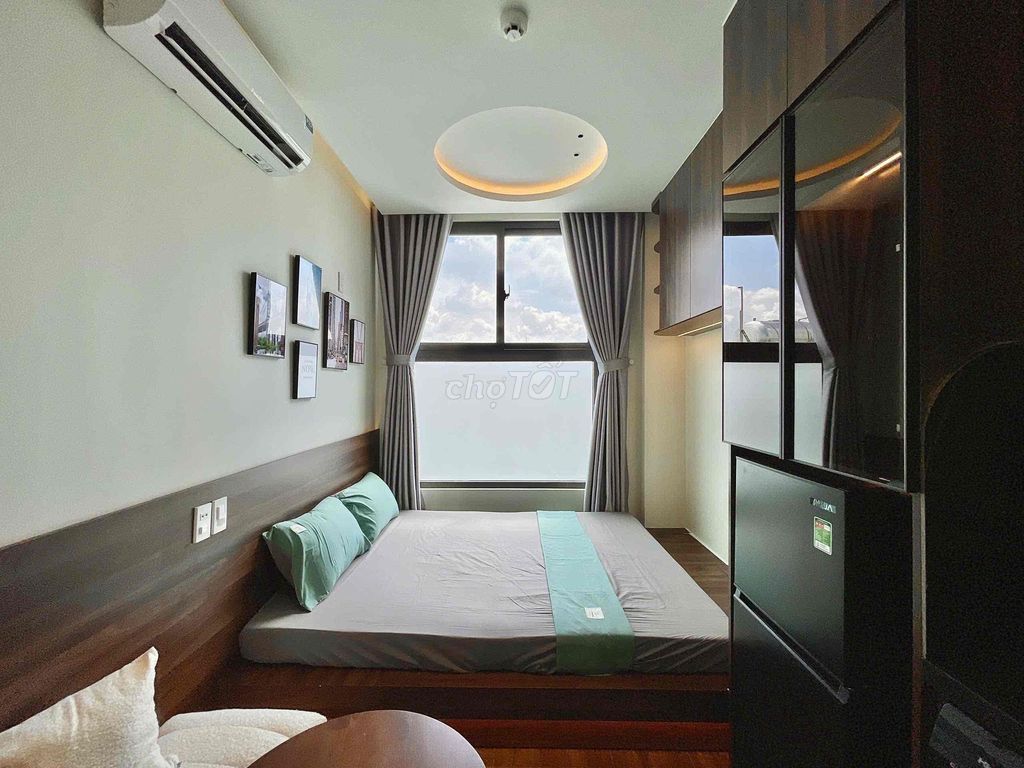 The luxury room is full of furniture near the T3 station