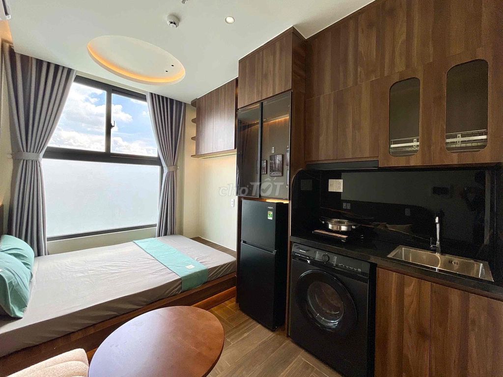 The luxury room is full of furniture near the T3 station