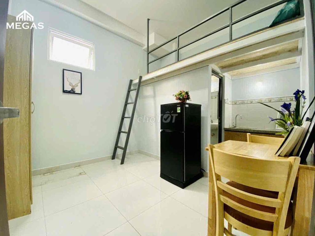 Four million a month, diamond island, district 2 -- guard room, interior
