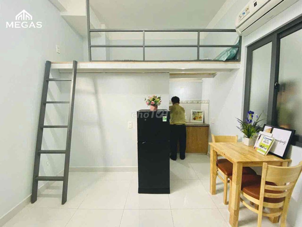 Four million a month, diamond island, district 2 -- guard room, interior