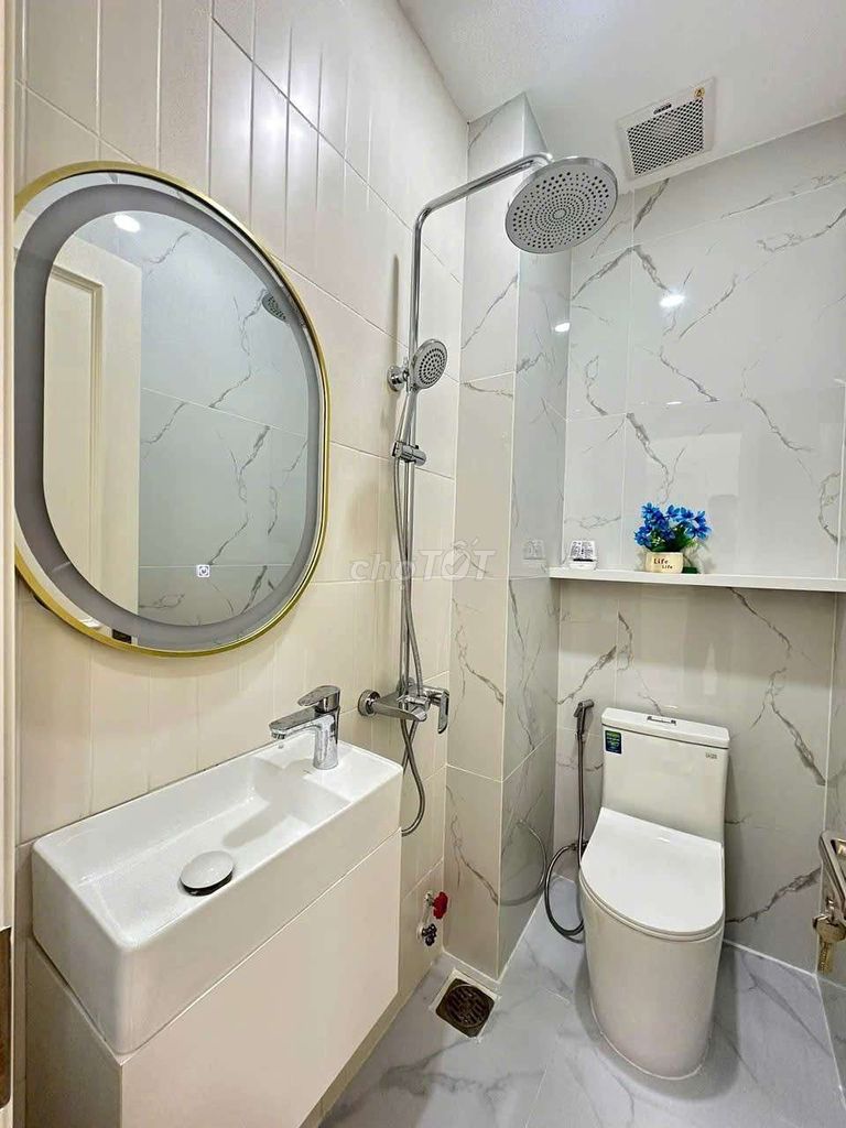 Phú Nhuận rental house, Phùng Văn Cung 420 toilets