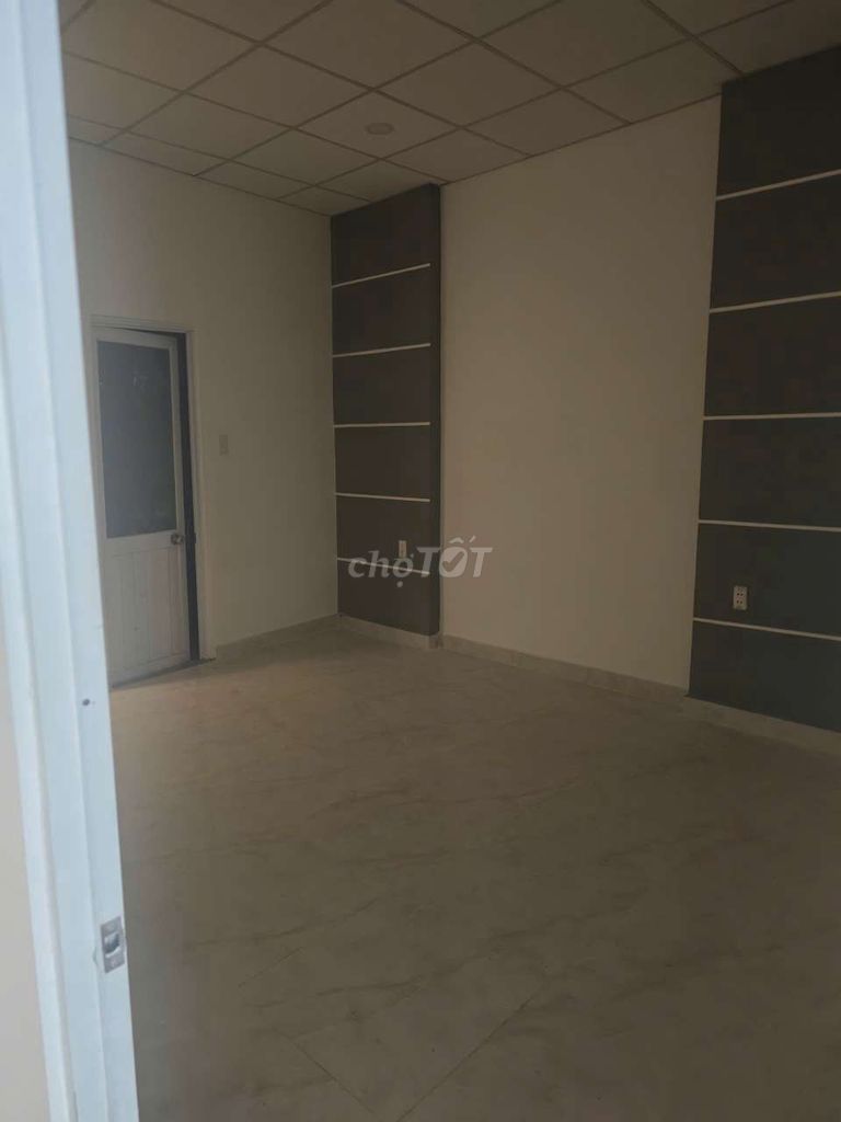 8 X 16 M house near the west stop