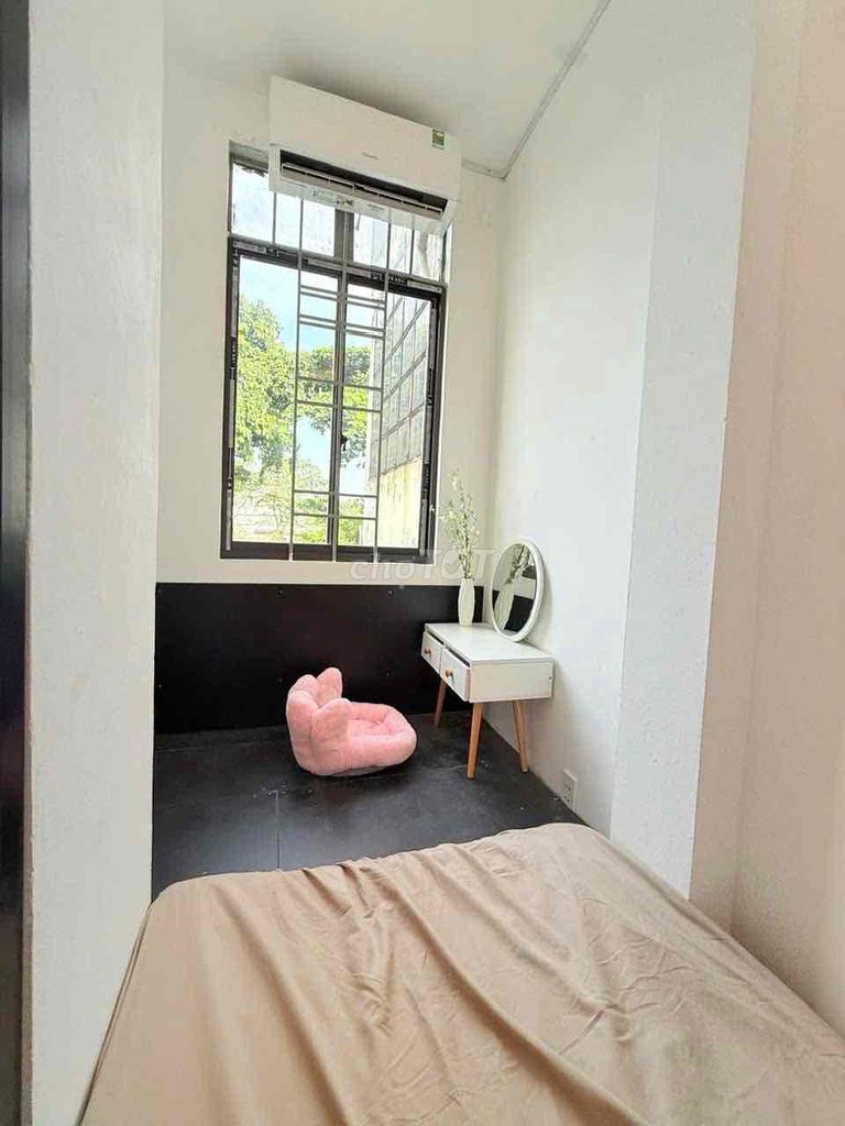 Two bedrooms. One living room. A Free car toilet.