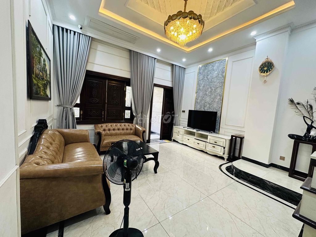 Cityland City Hall Gò Vấp–18 interiors - Just now serving as an office - 45 million