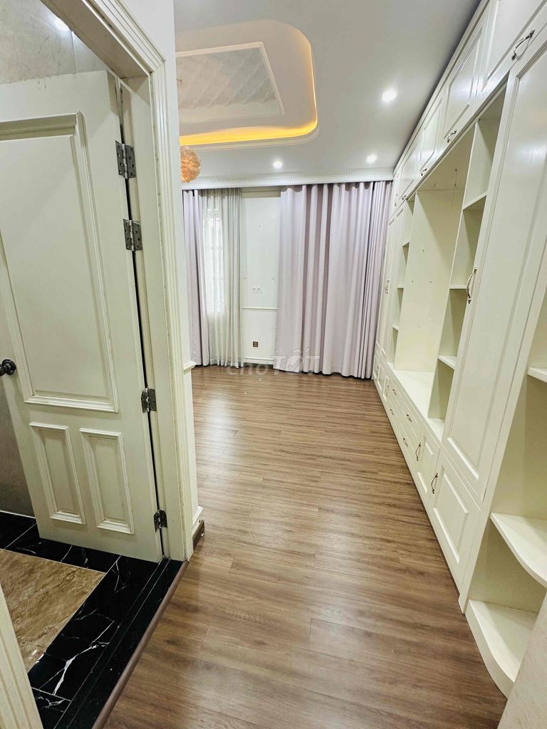 Cityland City Hall Gò Vấp–18 interiors - Just now serving as an office - 45 million