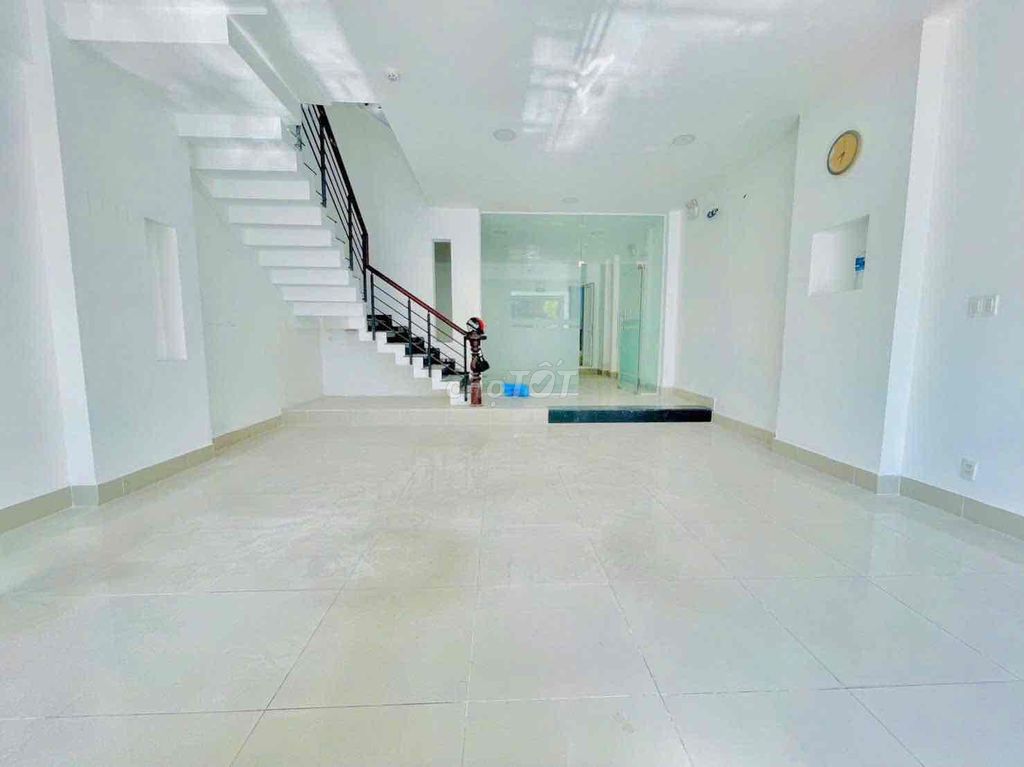 Rent or sell cash houses on 65th near lottte marrt District 7