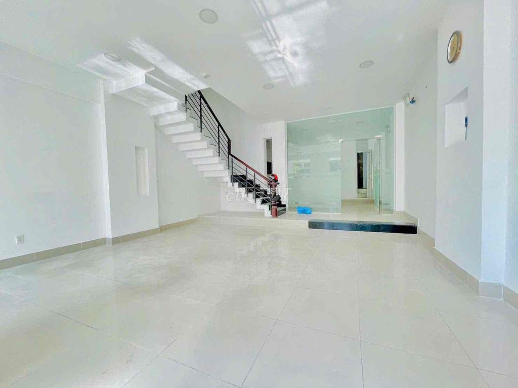 Rent or sell cash houses on 65th near lottte marrt District 7