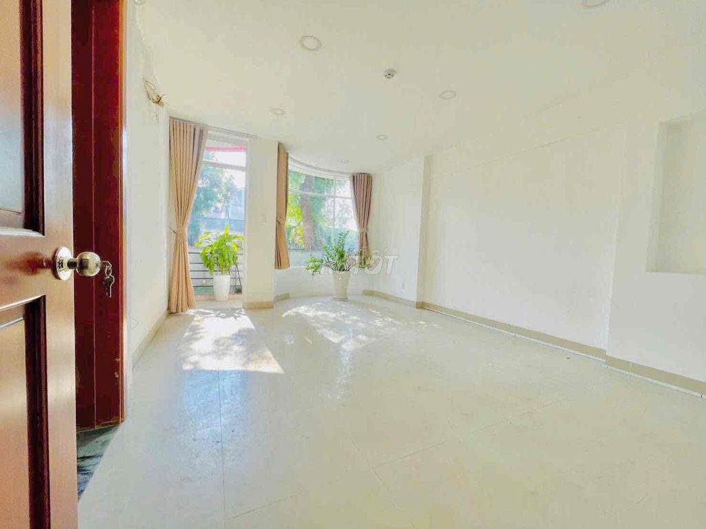 Rent or sell cash houses on 65th near lottte marrt District 7
