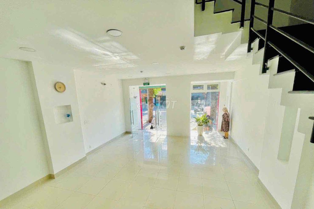 Rent or sell cash houses on 65th near lottte marrt District 7